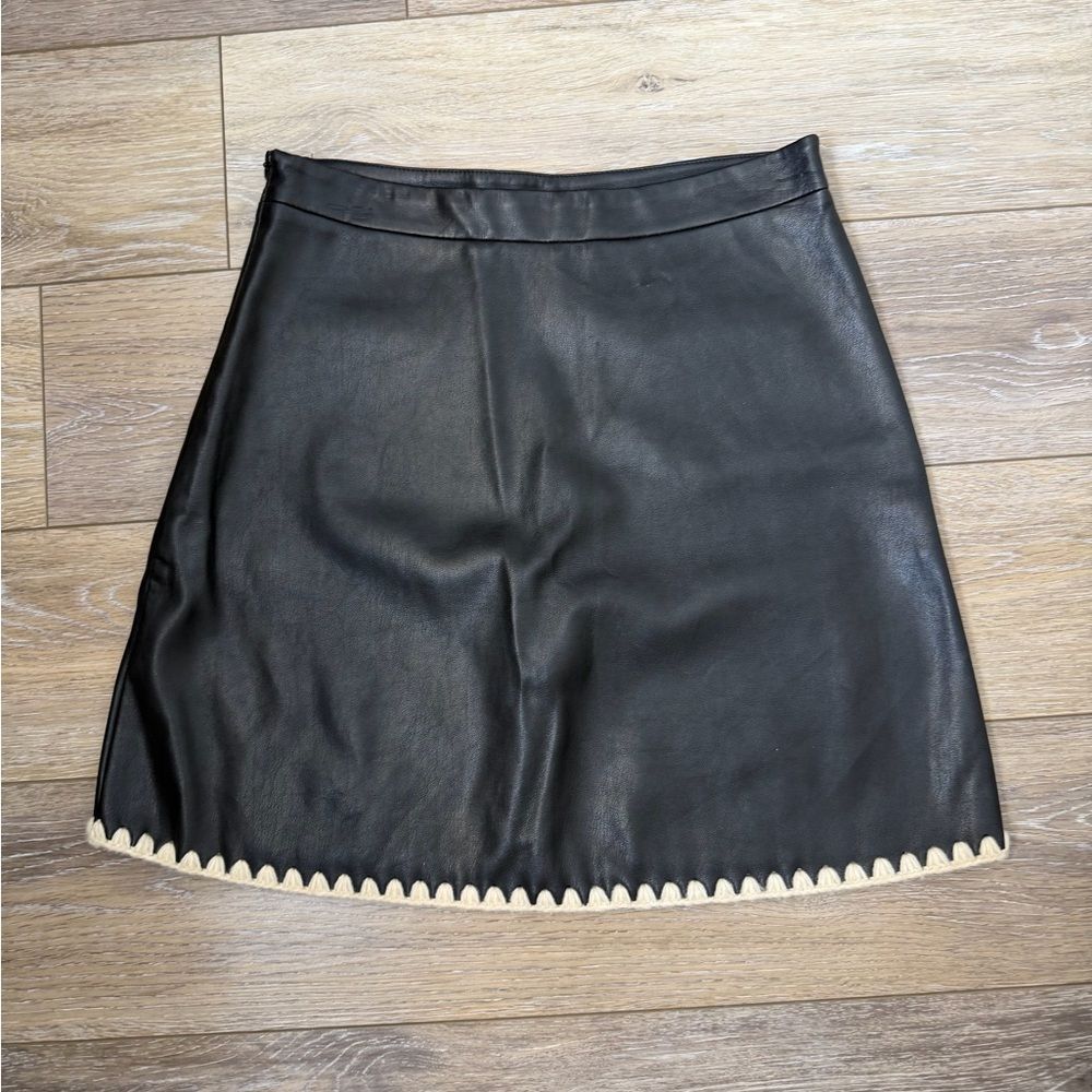 Zara Elegant Black Faux Leather Skirt with Cream Accents Sz S - Picture 2 of 3